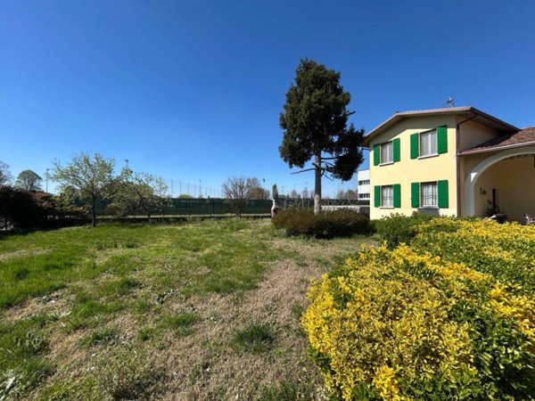 casa indipendente in vendita a Verolanuova