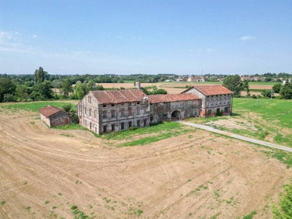 locale commerciale in vendita a Verolanuova