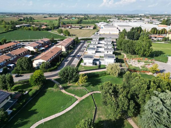 casa indipendente in vendita a Verolanuova
