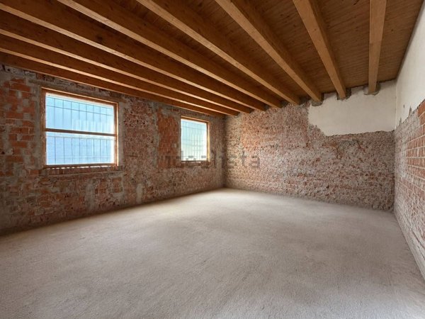 casa indipendente in vendita a Verolanuova in zona Cadignano