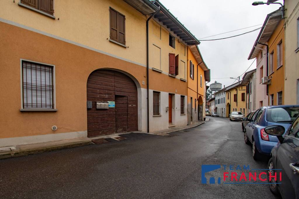 casa indipendente in vendita a Verolanuova