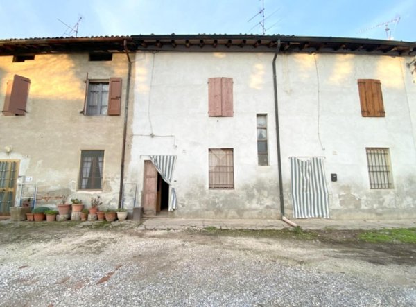 casa indipendente in vendita a Verolavecchia in zona Monticelli d'Oglio