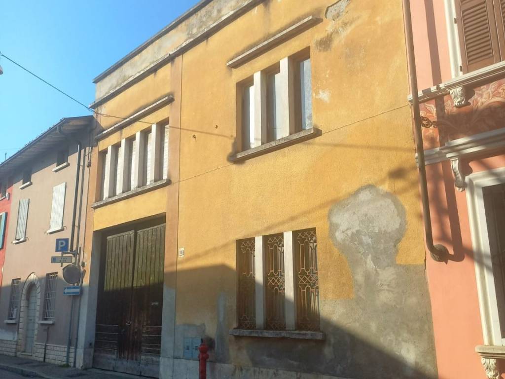 locale commerciale in vendita a Verolavecchia