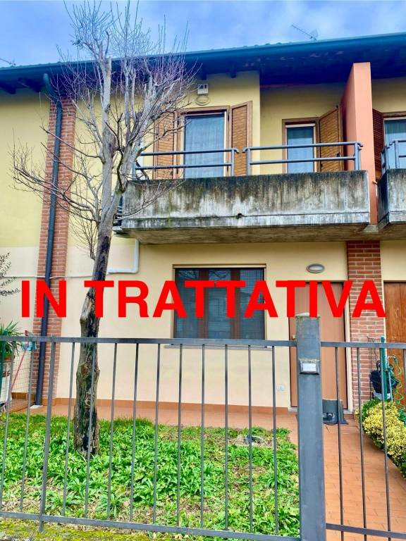 casa indipendente in vendita a Verolavecchia