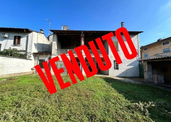 casa indipendente in vendita a Verolavecchia