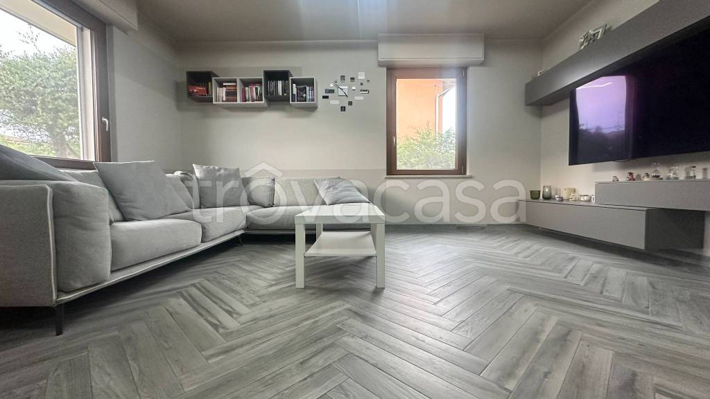 casa indipendente in vendita a Verolavecchia