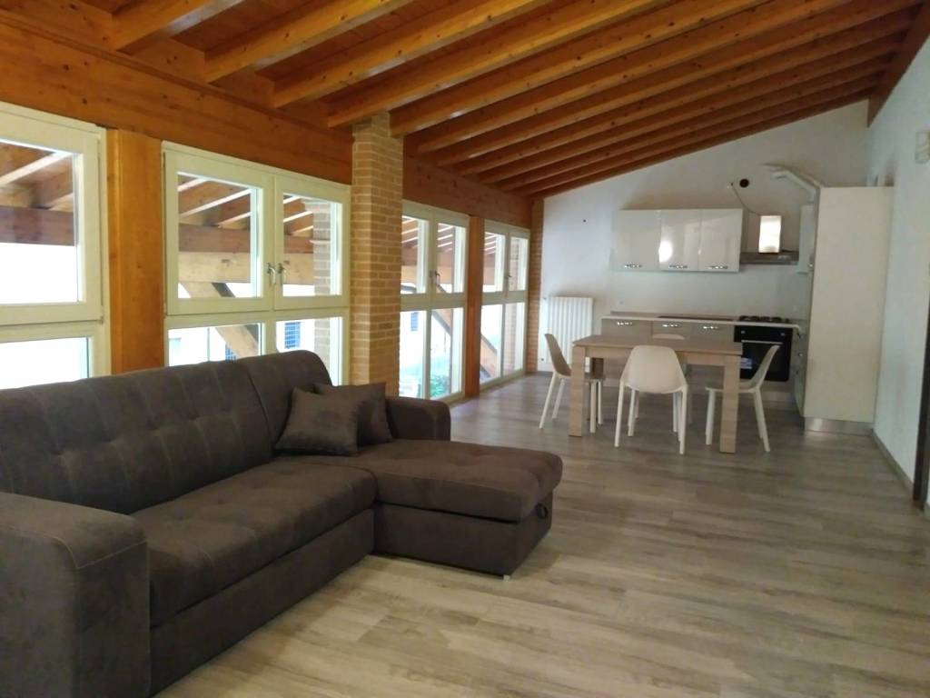 appartamento in vendita a Verolavecchia in zona Villanuova