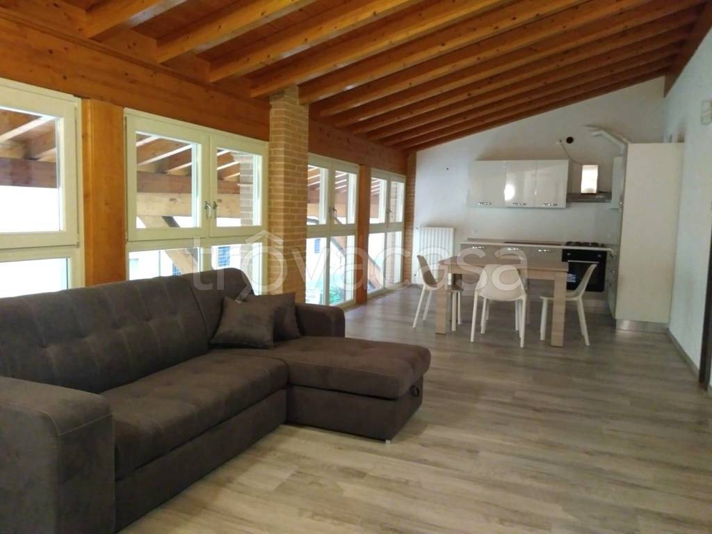 appartamento in vendita a Verolavecchia in zona Villanuova