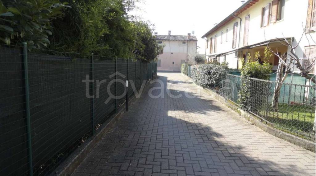 casa indipendente in vendita a Verolavecchia