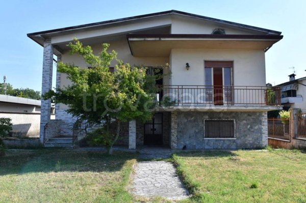 casa indipendente in vendita a Verolavecchia