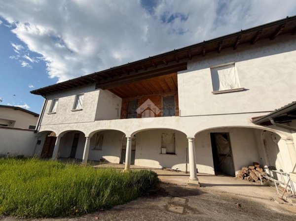 casale in vendita a Verolavecchia