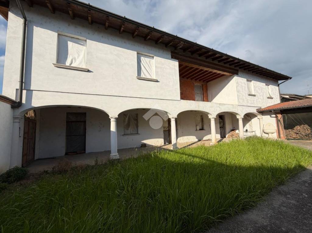 casa indipendente in vendita a Verolavecchia