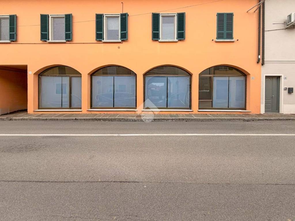 negozio in vendita a Verolavecchia
