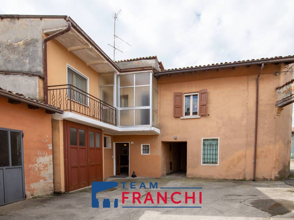 casa indipendente in vendita a Verolavecchia