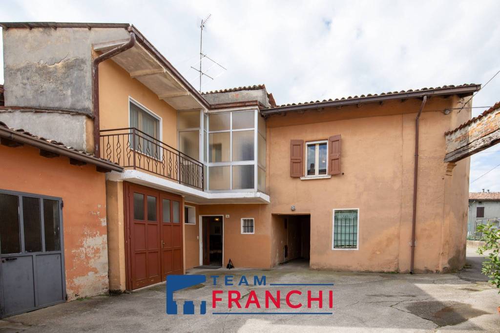 casa indipendente in vendita a Verolavecchia