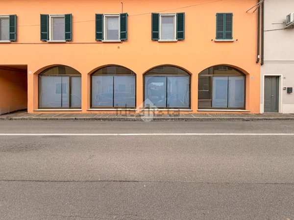 locale commerciale in vendita a Verolavecchia