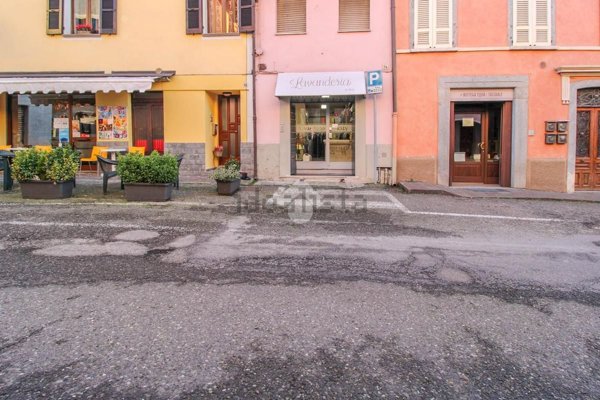 intera palazzina in vendita a Vestone