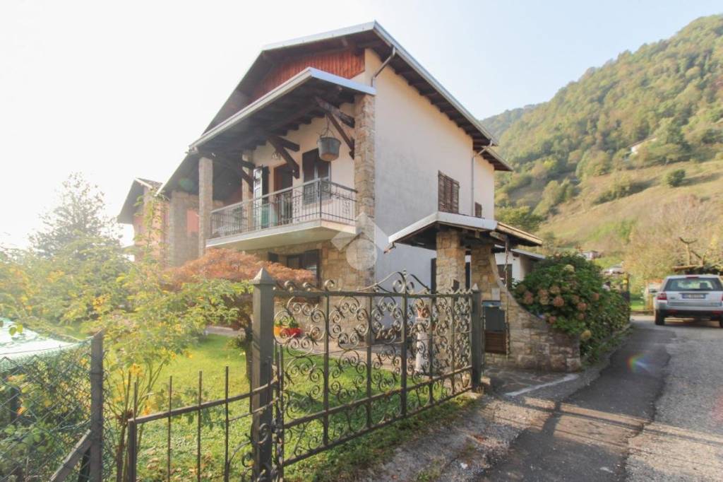 casa indipendente in vendita a Vestone in zona Mocenigo / Capparola