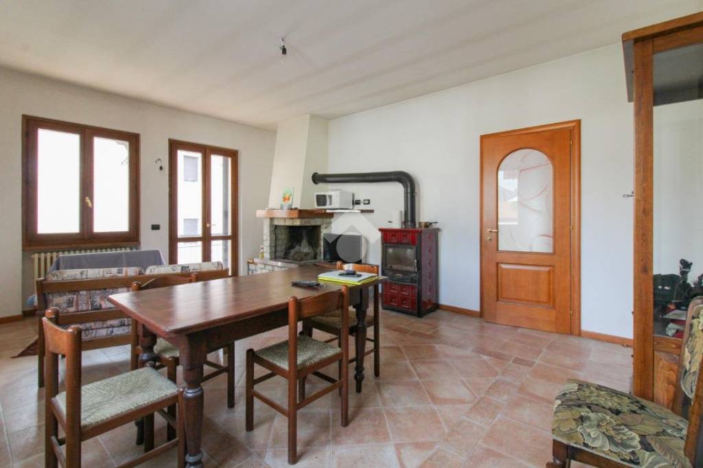 casa indipendente in vendita a Vestone in zona Mocenigo / Capparola