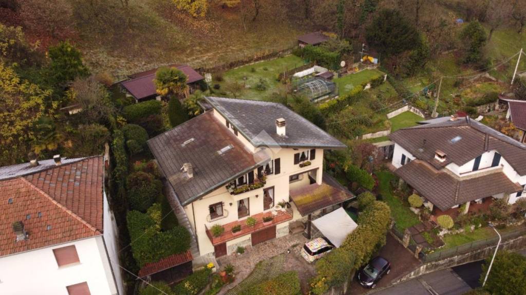 casa indipendente in vendita a Vestone in zona Nozza