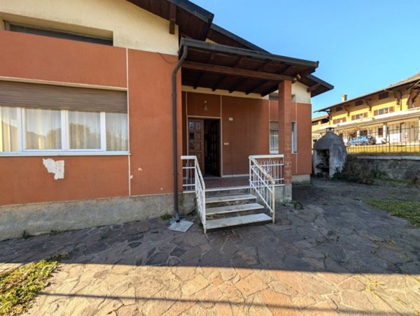 casa indipendente in vendita a Vestone in zona Nozza
