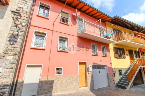 casa semindipendente in vendita a Vestone