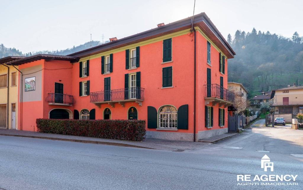 casa indipendente in vendita a Vestone in zona Nozza