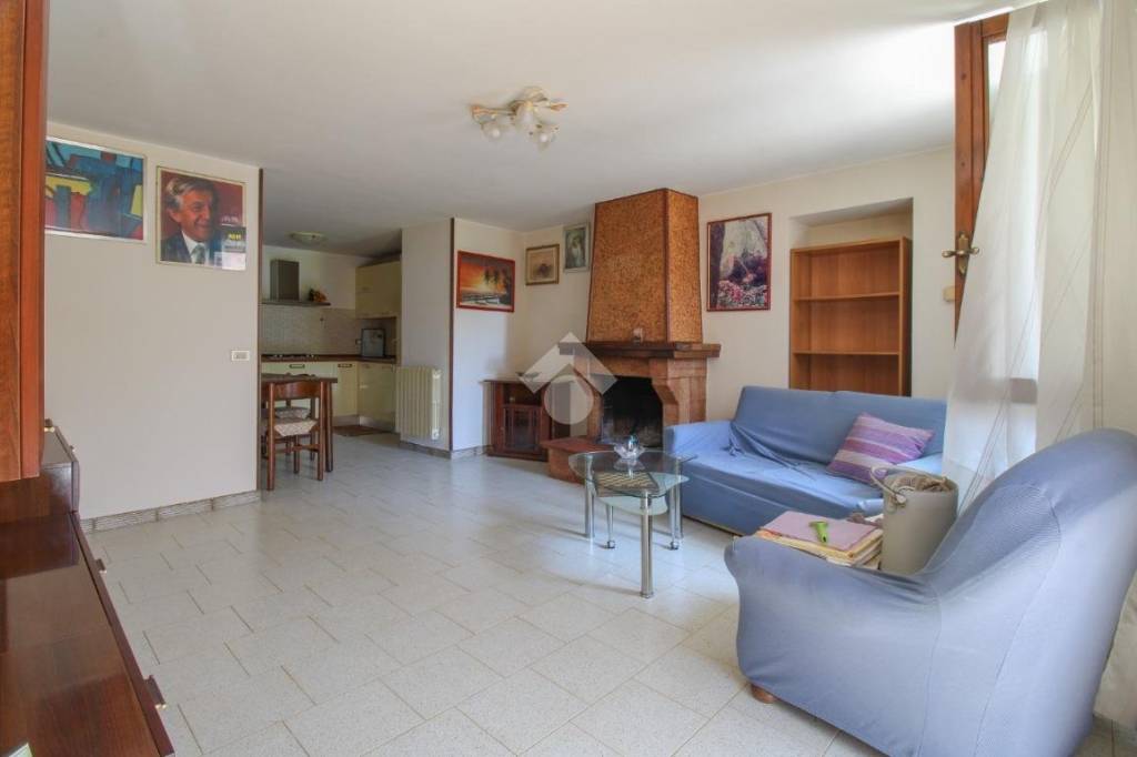 casa indipendente in vendita a Vestone in zona Nozza
