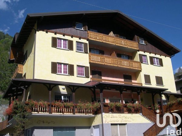 intera palazzina in vendita a Vezza d'Oglio