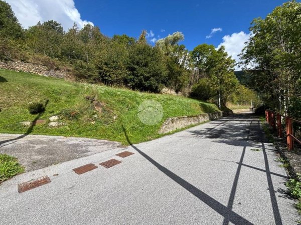 casa indipendente in vendita a Vezza d'Oglio in zona Grano