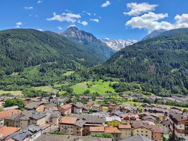 casa indipendente in vendita a Vezza d'Oglio