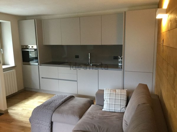 casa indipendente in vendita a Vezza d'Oglio in zona Grano