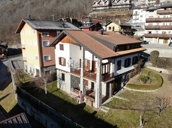 casa indipendente in vendita a Vezza d'Oglio