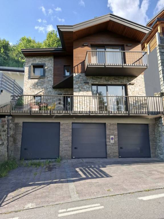 casa indipendente in vendita a Vezza d'Oglio