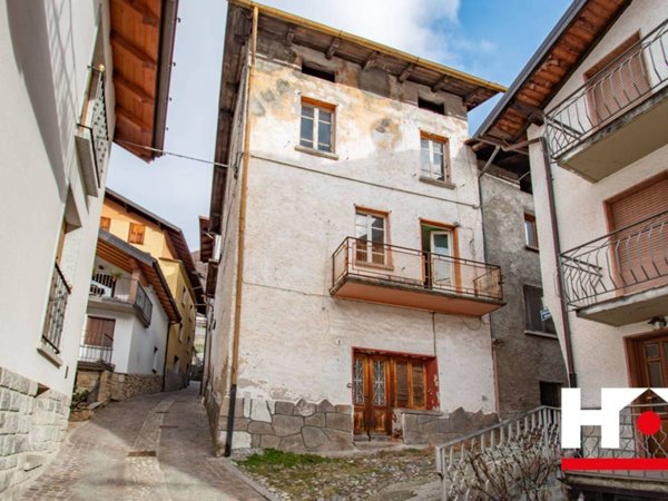 casa indipendente in vendita a Vezza d'Oglio in zona Tù