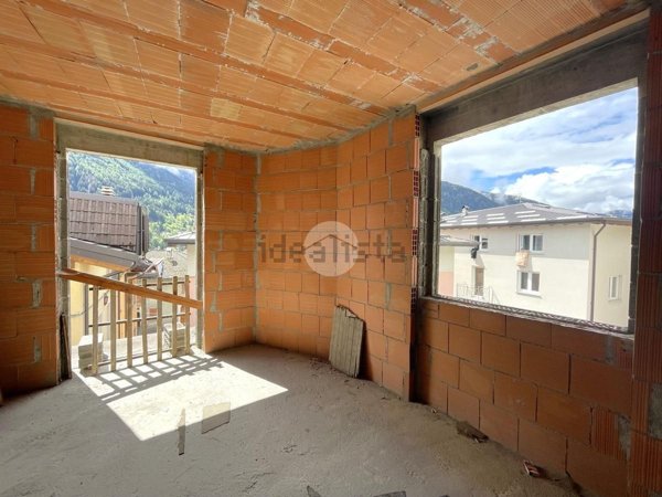 casa indipendente in vendita a Vezza d'Oglio in zona Tù