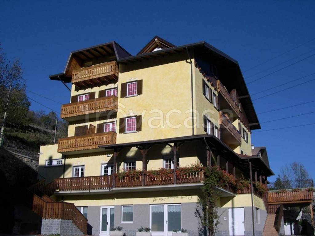 casa indipendente in vendita a Vezza d'Oglio in zona Tù
