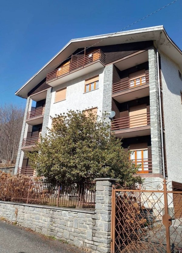 casa indipendente in vendita a Chialamberto