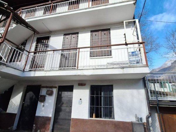 casa indipendente in vendita a Chialamberto