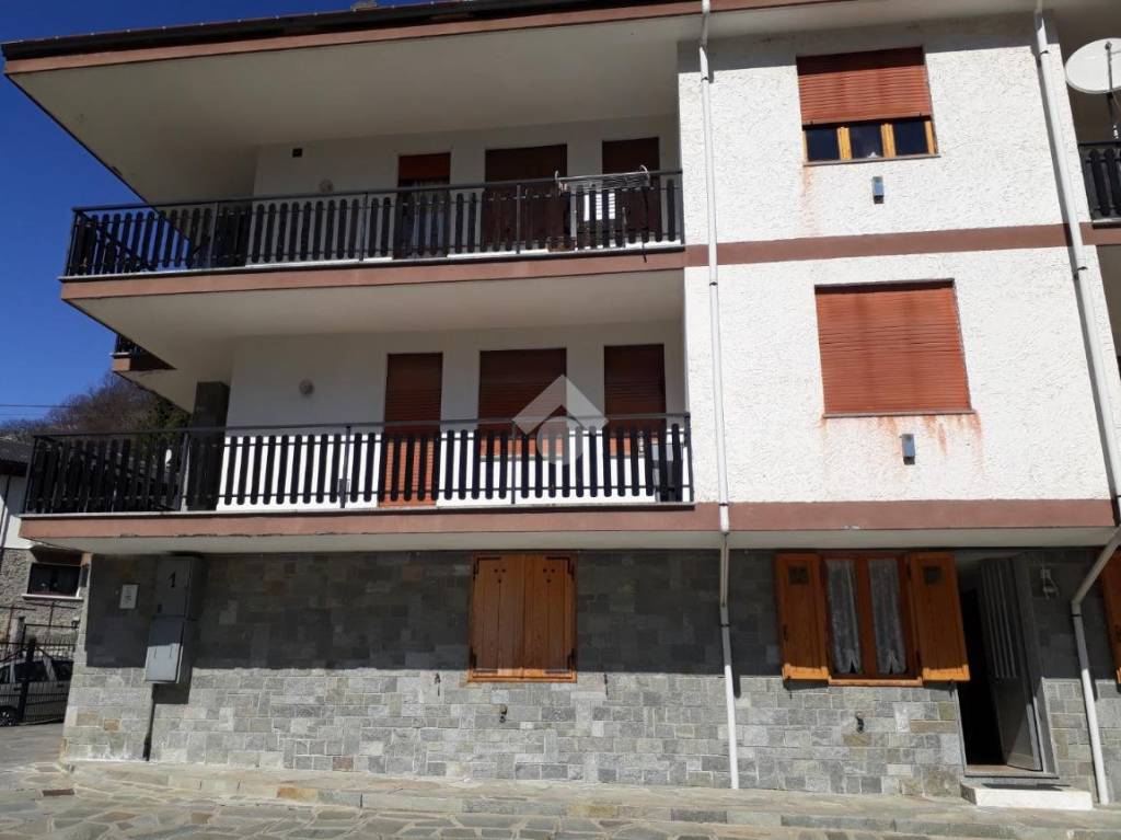 appartamento in vendita a Chialamberto