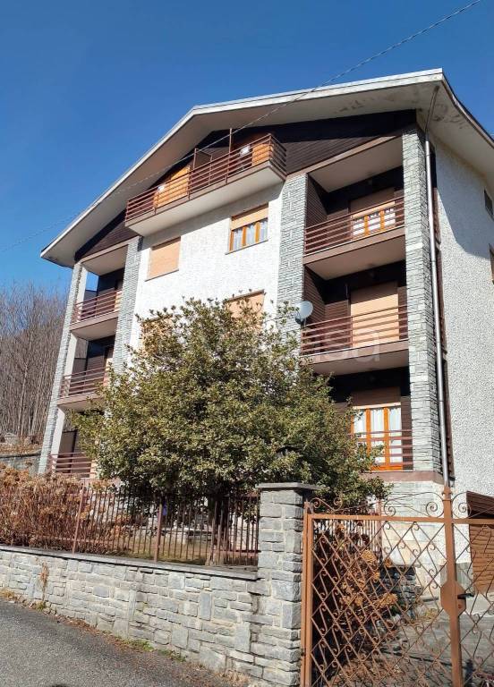 casa indipendente in vendita a Chialamberto in zona Breno