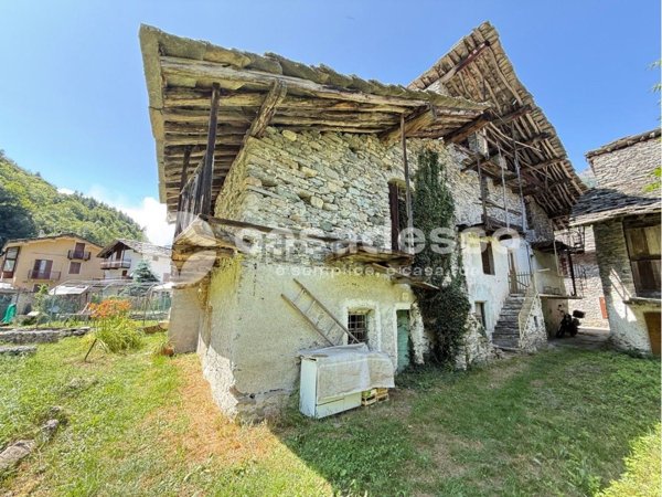 casa indipendente in vendita a Chialamberto