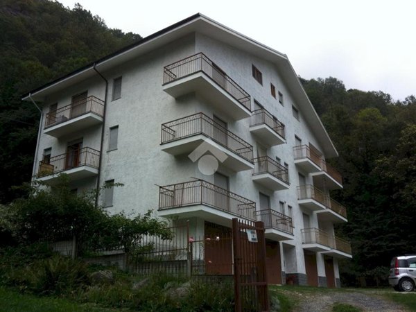 appartamento in vendita a Chialamberto in zona Breno