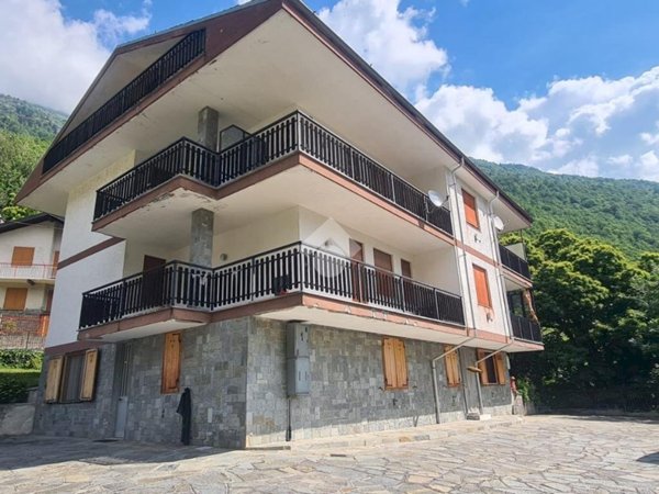 appartamento in vendita a Chialamberto in zona Breno