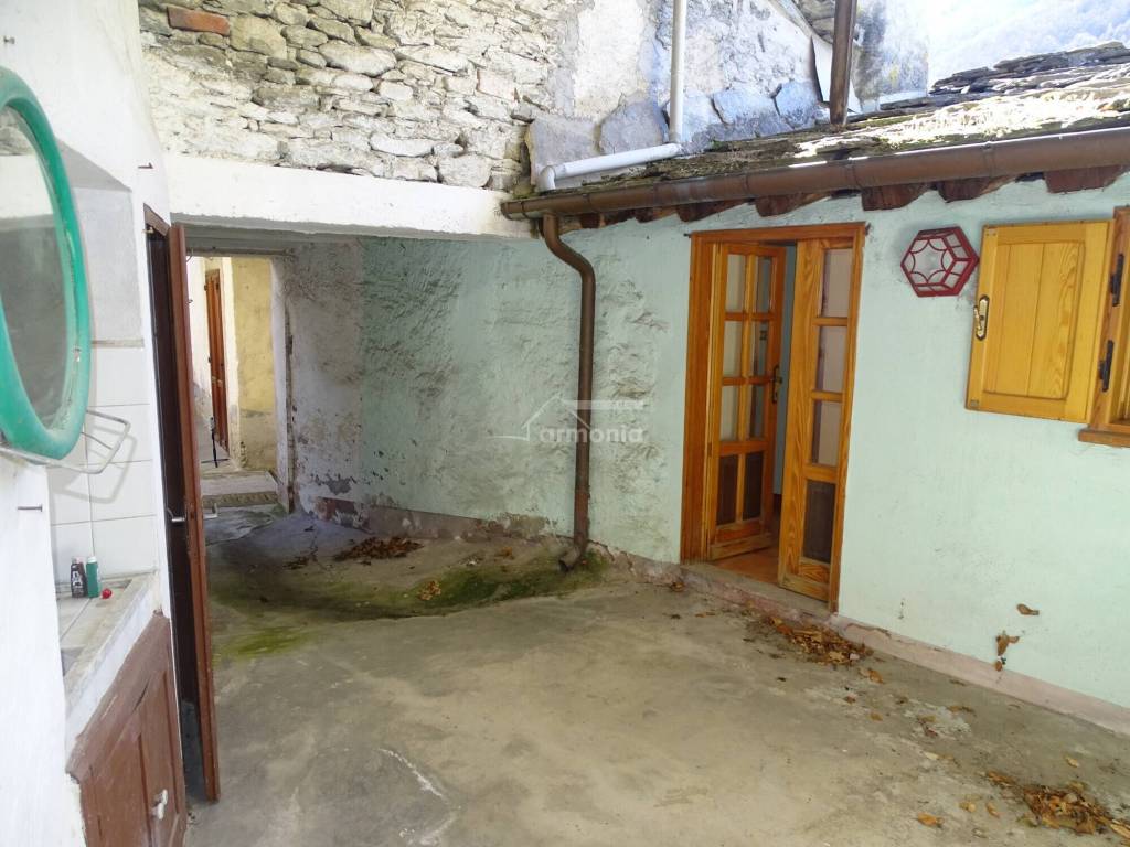 appartamento in vendita a Chialamberto in zona Breno