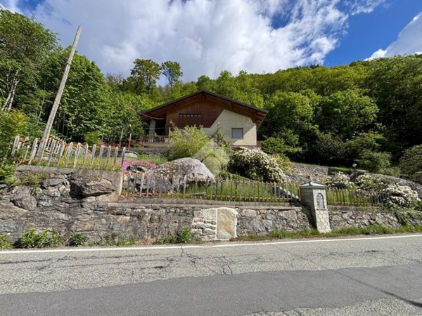 casa indipendente in vendita a Chialamberto
