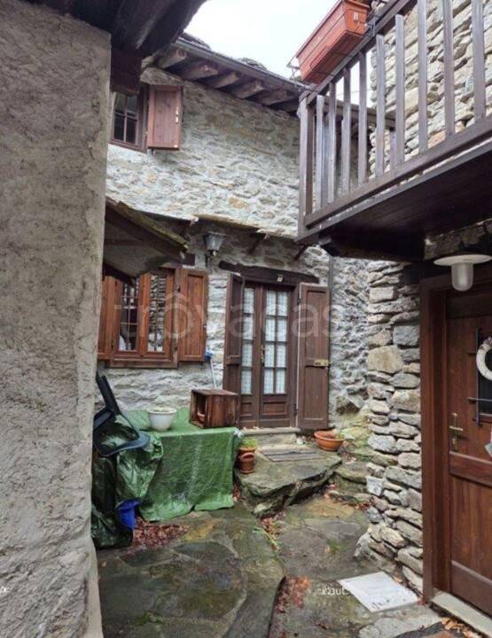casa indipendente in vendita a Chialamberto in zona Vonzo