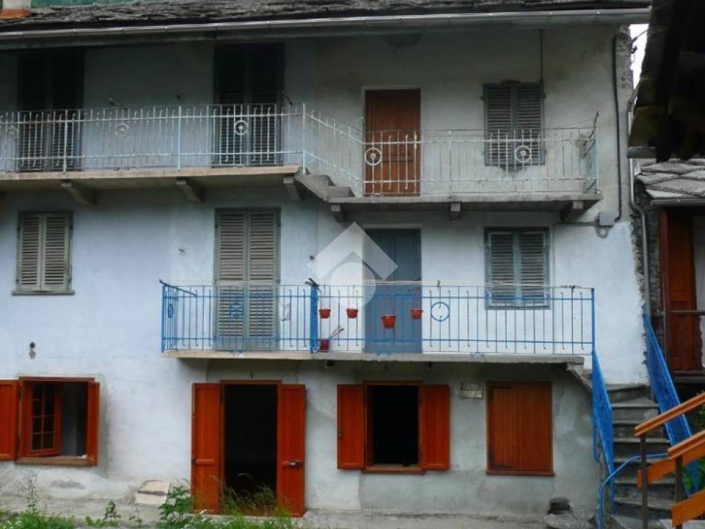 appartamento in vendita a Chialamberto in zona Breno