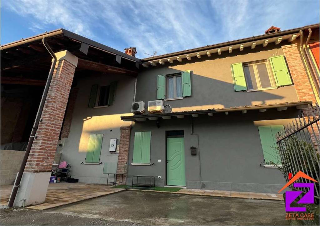 casa indipendente in vendita a Villachiara
