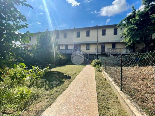 casa indipendente in vendita a Villachiara